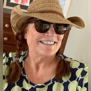 Meet your Posher, Janet